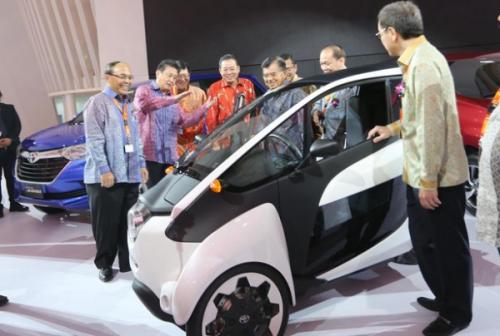 Ini tampilan mobil listrik Toyota i-Road teknologi ramah lingkungan | Iannews.id - Indonesia Archipelago Network News