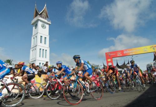 iannews.id | pebalap-tour-de-singkarak-akan-lalui-padang-tiga-kali